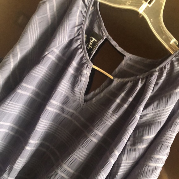 Hollister and By By Top cold shoulder extra small XS - Picture 11 of 13